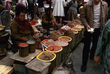 食品销售中的酒类经营 机遇、挑战与合规之路
